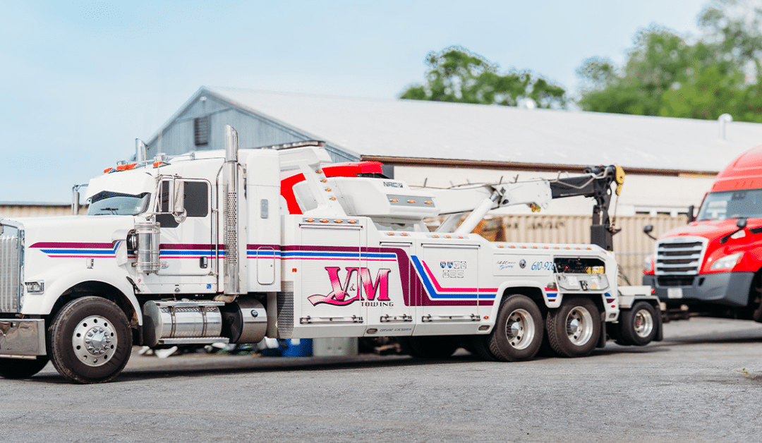 Tow Truck Service vs. Roadside Assistance: The Difference